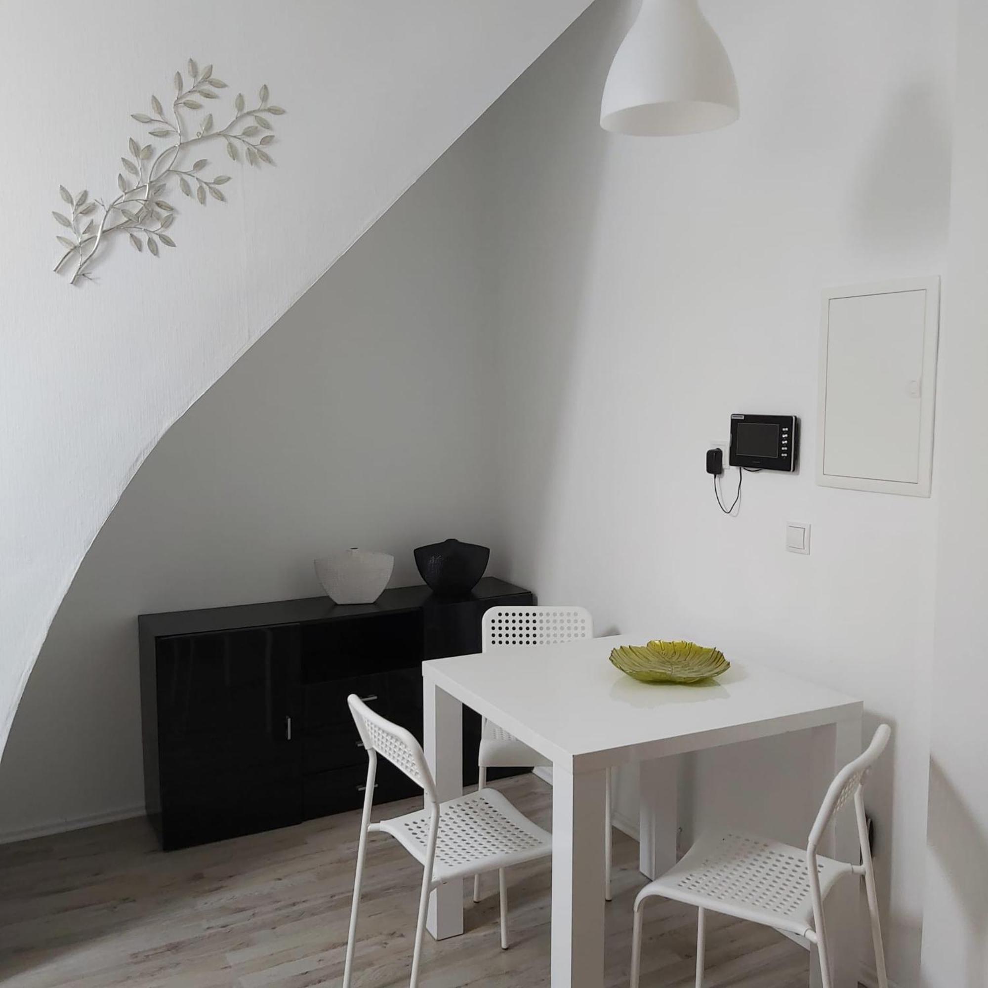 Megena Apartment Mayen Exterior photo